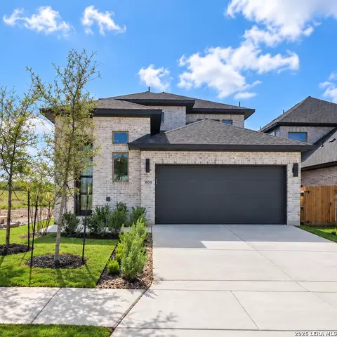 909 Woodland Lks, New Braunfels, TX 78130