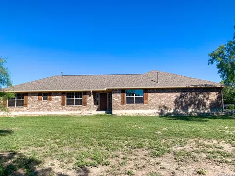 530 Pr D47, Charlotte, TX 78011