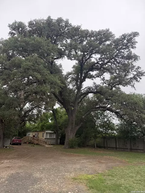 6197 Ranch Road 1120, Leakey, TX 78873