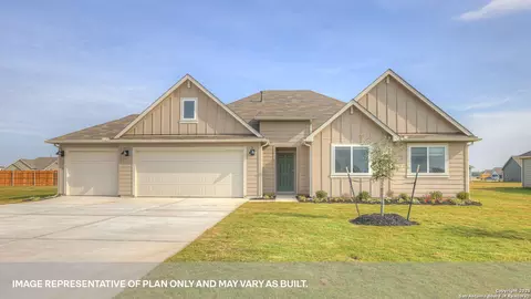 450 Mcginty Meadow Dr, Lockhart, TX 78644
