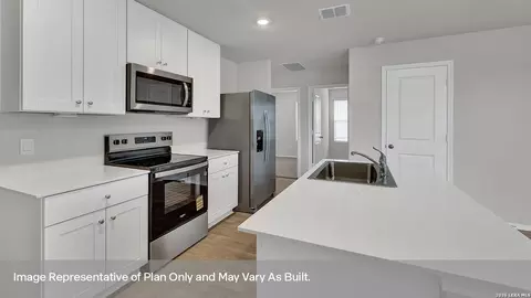 Kitchen - 303 Windflower Cv, Luling, TX 78648 photo 1 of 3