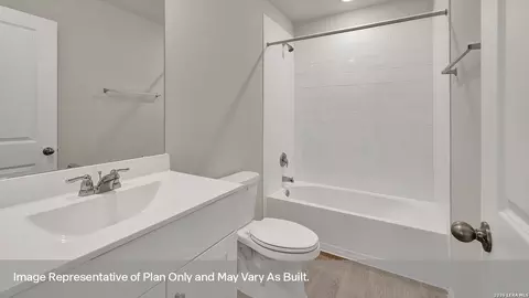 Bath - 303 Windflower Cv, Luling, TX 78648 photo 3 of 4