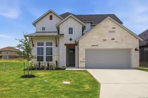 113 Travis Dr, Castroville, TX 78009