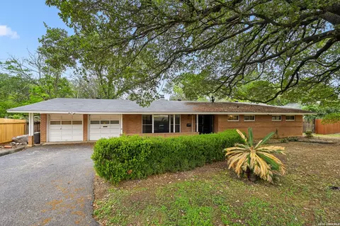 7906 Robin Rest Dr, San Antonio, TX 78209