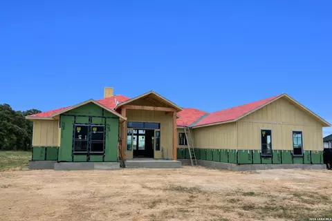 155 Pradera Ridge Dr, Floresville, TX 78114