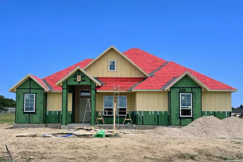 164 Pradera Ridge Dr, Floresville, TX 78114