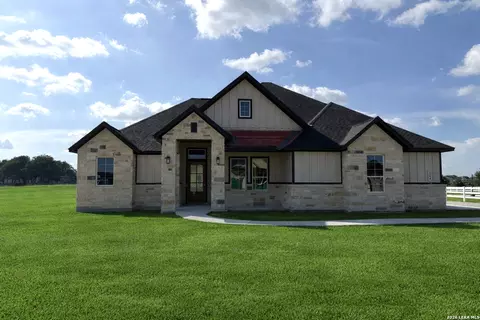 164 Pradera Ridge Dr, Floresville, TX 78114