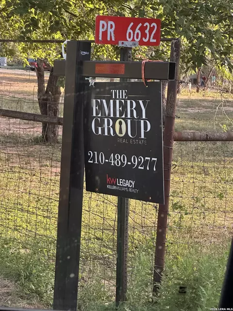 332 Private Road 6632, Devine, TX 78016 photo 8
