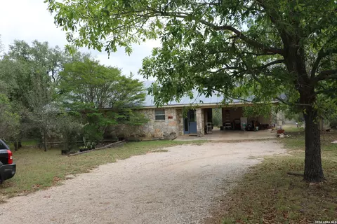 1307 Comanche Path, Bandera, TX 78003