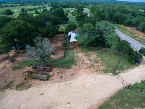 418 Fm 2984, Luling, TX 78648 photo 4
