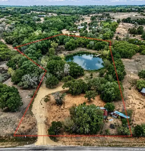 418 Fm 2984, Luling, TX 78648