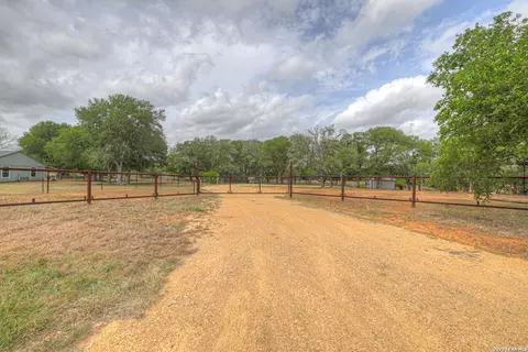 418 Fm 2984, Luling, TX 78648 photo 8