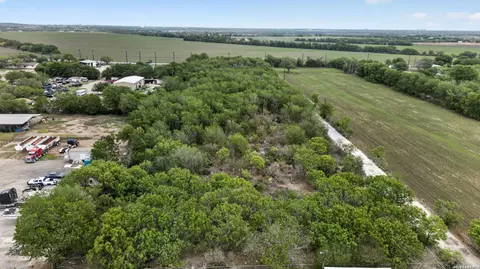 12145 Fischer Rd, Von Ormy, TX 78073 photo 9