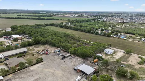 12145 Fischer Rd, Von Ormy, TX 78073 photo 14