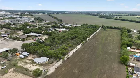 12145 Fischer Rd, Von Ormy, TX 78073 photo 3
