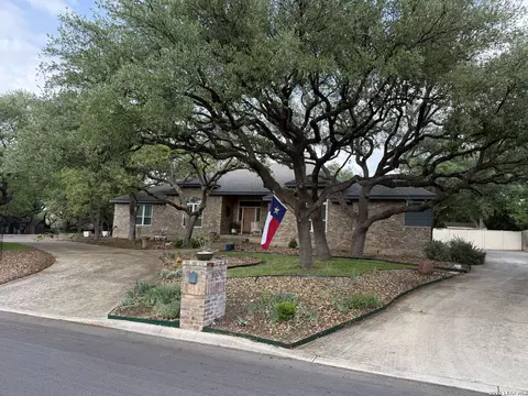 8530 Fairway Green Dr, Fair Oaks Ranch, TX 78015