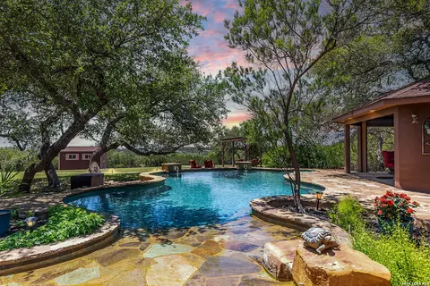 208 Ridge Pt, Spring Branch, TX 78070