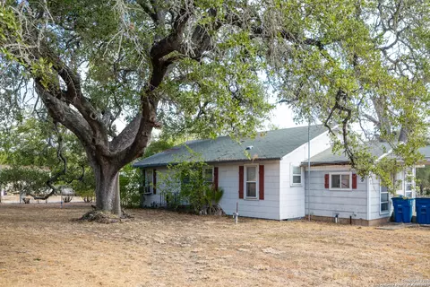 529 Avenue E, Poteet, TX 78065