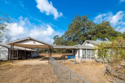 529 Avenue E, Poteet, TX 78065