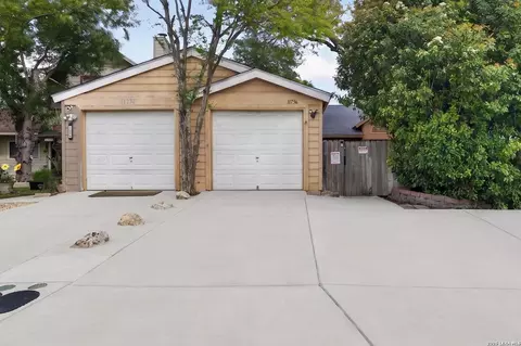11736 Spring Ridge Dr, San Antonio, TX 78249