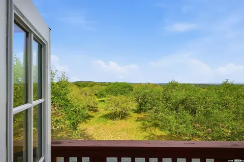 148 N Stallion Estates Dr, Spring Branch, TX 78070