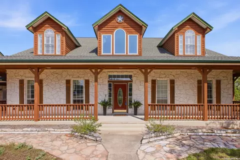 148 N Stallion Estates Dr, Spring Branch, TX 78070