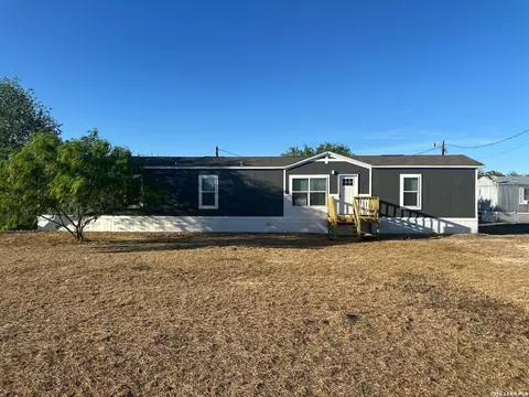 5094 Amber St, Bishop, TX 78343