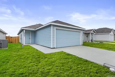 12819 Kathleen St, Saint Hedwig, TX 78152