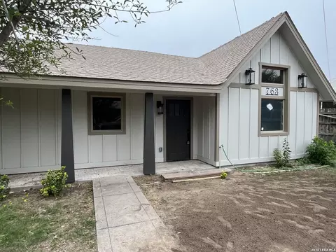 763 N Ceylon St, Eagle Pass, TX 78852