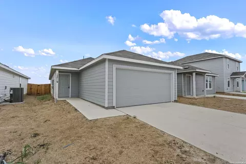 12719 Kathleen St, Saint Hedwig, TX 78152
