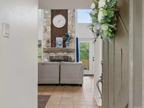 2314 Encino Holw, San Antonio, TX 78259