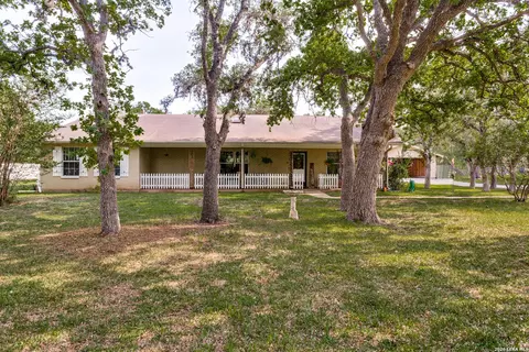 8910 Forest Trl, San Antonio, TX 78255