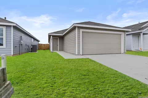 12811 Kathleen St, Saint Hedwig, TX 78152