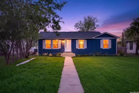 2737 W Craig Pl, San Antonio, TX 78228