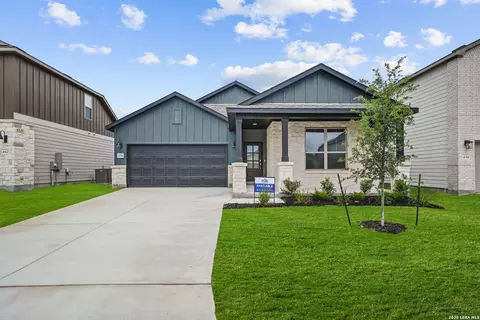 438 Nightingale Ave, Marion, TX 78124