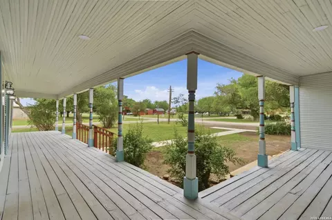 Exterior - 309 E Houston St, Knippa, TX 78870 photo 6 of 7