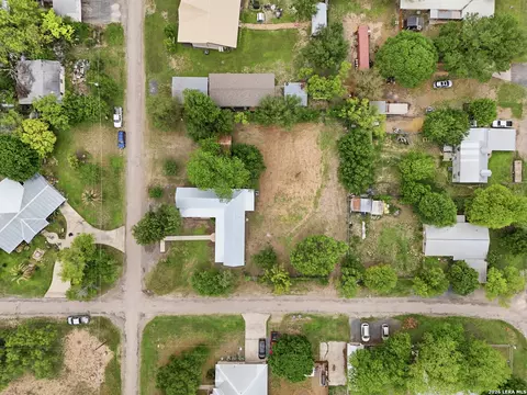 View/Area - 309 E Houston St, Knippa, TX 78870 photo 4 of 4