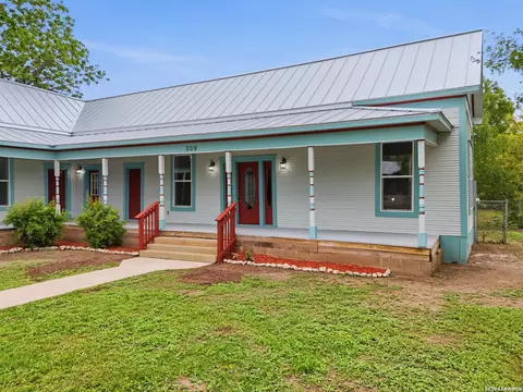 Exterior - 309 E Houston St, Knippa, TX 78870 photo 2 of 7