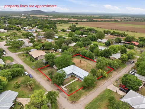 View/Area - 309 E Houston St, Knippa, TX 78870 photo 2 of 4