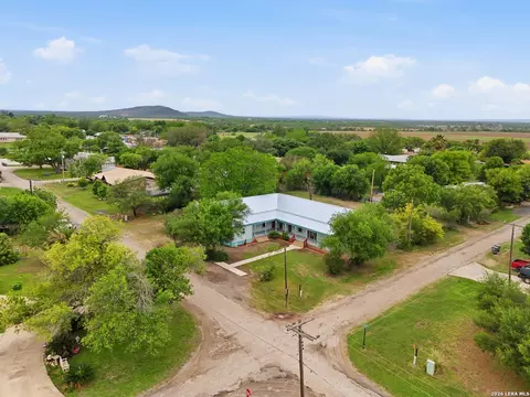 View/Area - 309 E Houston St, Knippa, TX 78870 photo 3 of 4