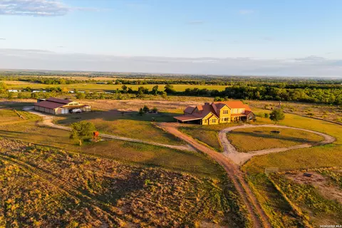 5098 S Fm 486, Thorndale, TX 76577