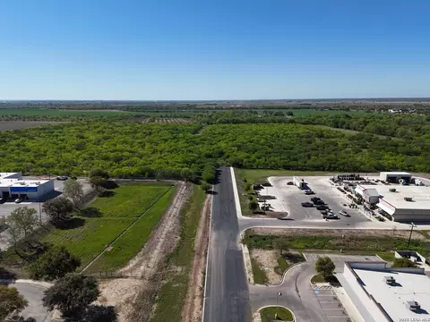 287 N 22nd, Hondo, TX 78861