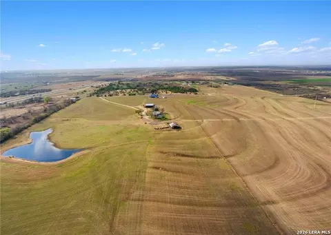335 725 Pioneer Rd, Seguin, TX 78155
