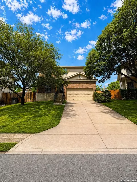 8007 Chisos Oak Dr, San Antonio, TX 78223