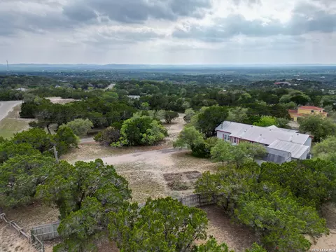 3285 Broad Oak Dr, Bandera, TX 78003