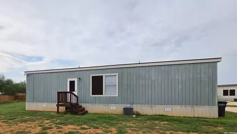 112 17b Energy Dr, Cotulla, TX 78014 photo 2