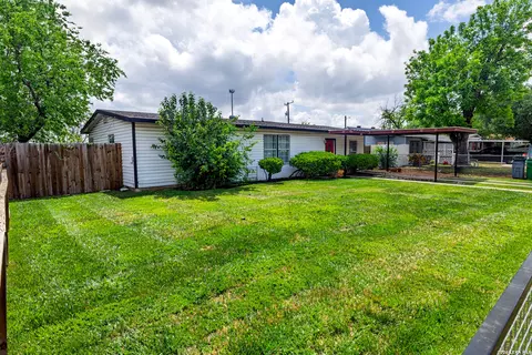 4326 Spring Oak Dr, San Antonio, TX 78219