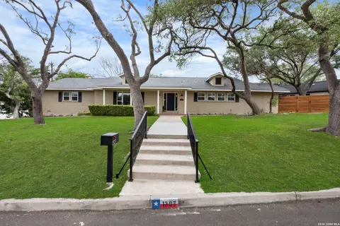 1307 Mount Vieja Dr, San Antonio, TX 78213