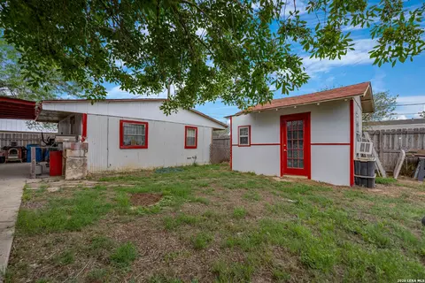 Exterior - 903 E Westmeyer, Poth, TX 78147 photo 4 of 4