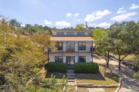 1021 Hillcrest Frst, Canyon Lake, TX 78133